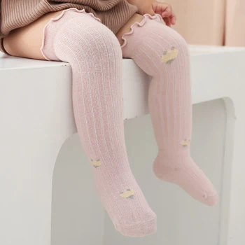Весенне-зимние Носки с длинными штанинами для маленьких мальчиков и девочек, кружевные манжеты для малышей 0-3 лет, нескользящие носки выше колена из чесаного хлопка