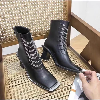 Дизайнерские ботинки с индивидуальными цепочками, женские универсальные ботинки с квадратной головкой, модные короткие ботинки с металлической цепочкой на толстом каблуке в британском стиле, тонкие